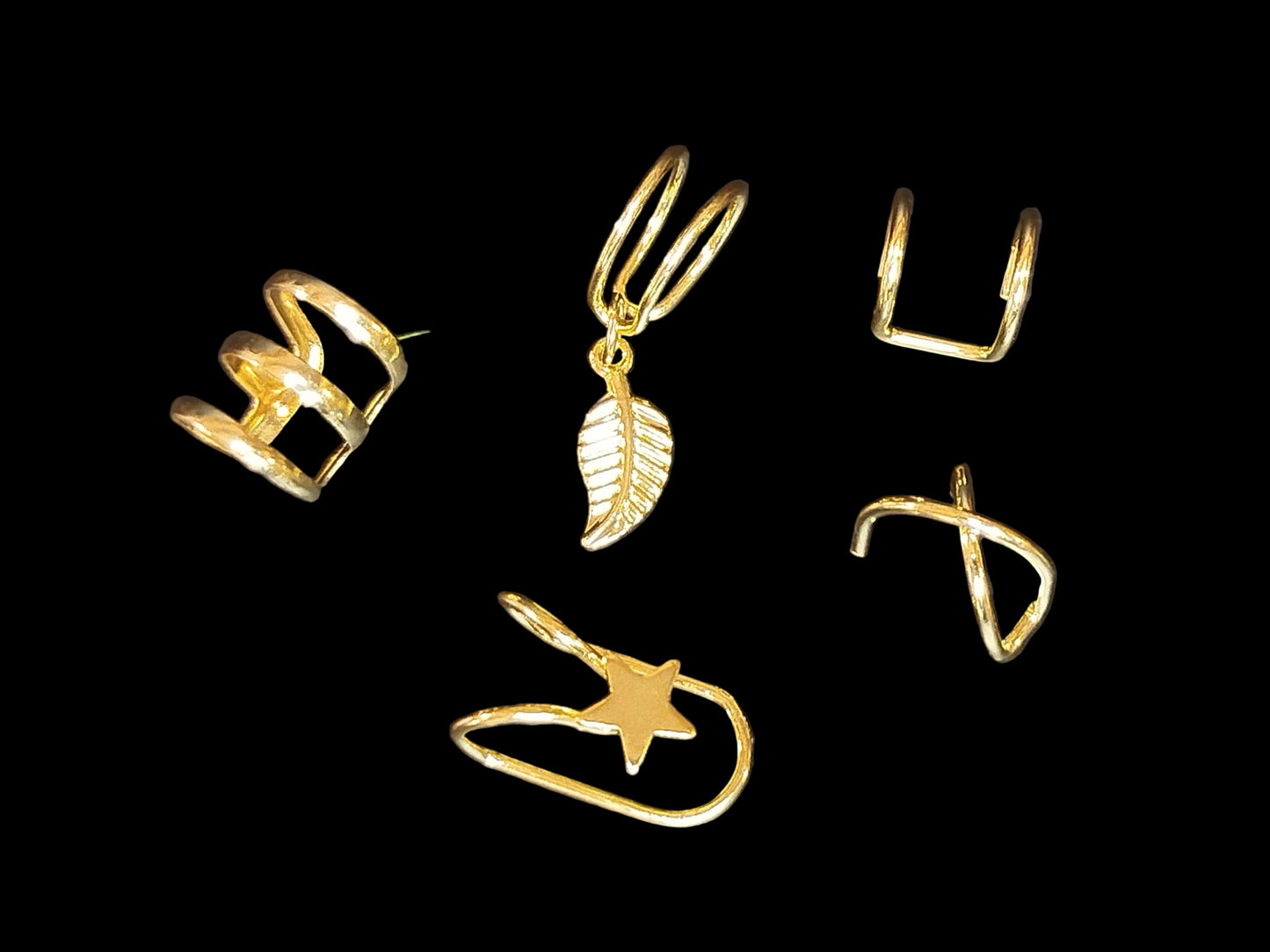 Set of gold earrings