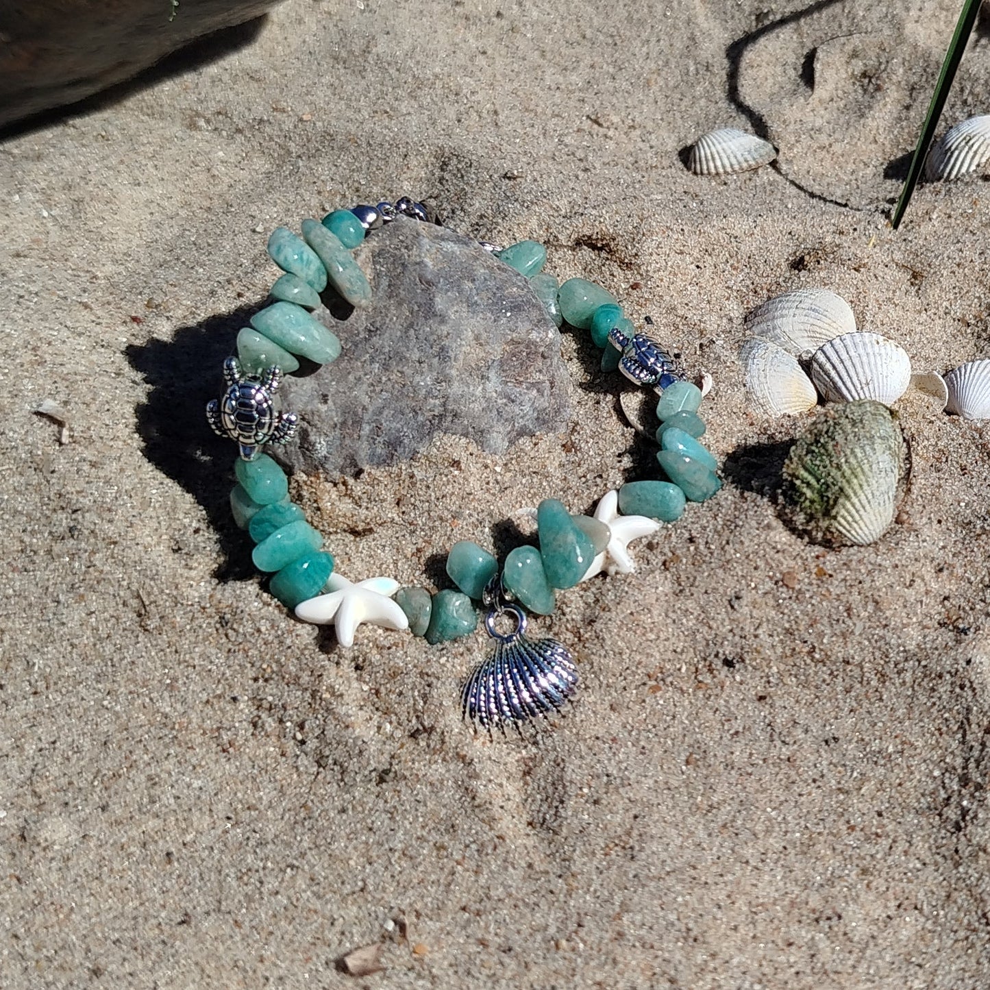 Sommerarmbånd med Hav-charms (flere farver)