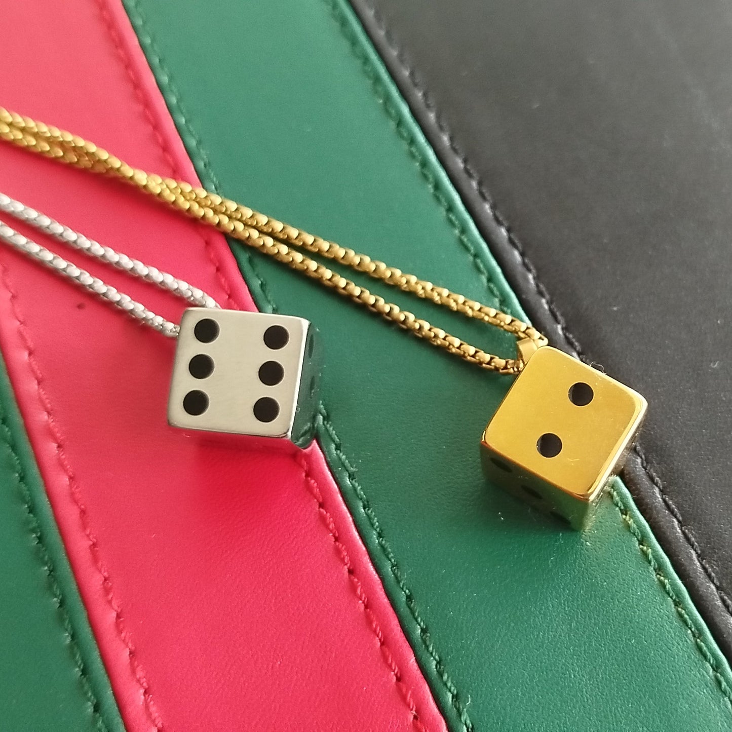 Premium Metal D6-terning Halskæde