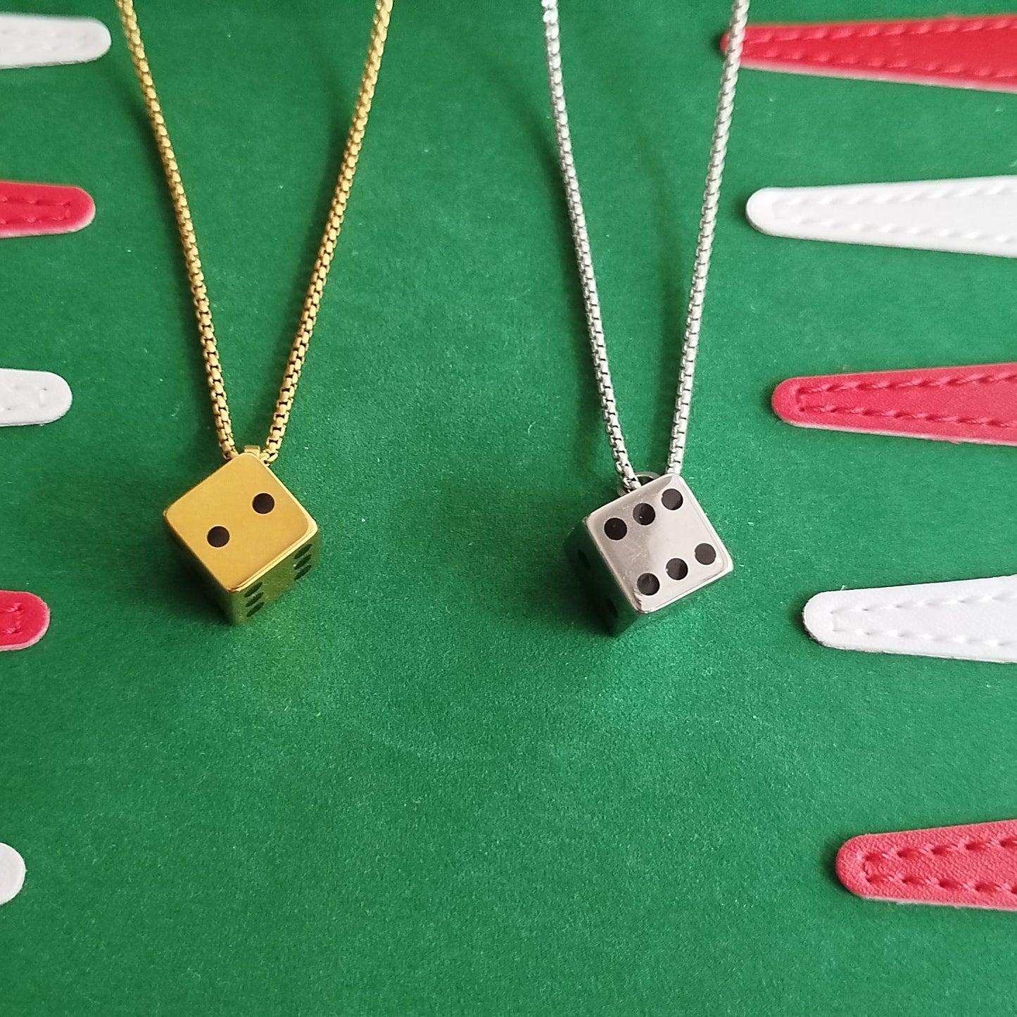 Premium Metal D6-terning Halskæde