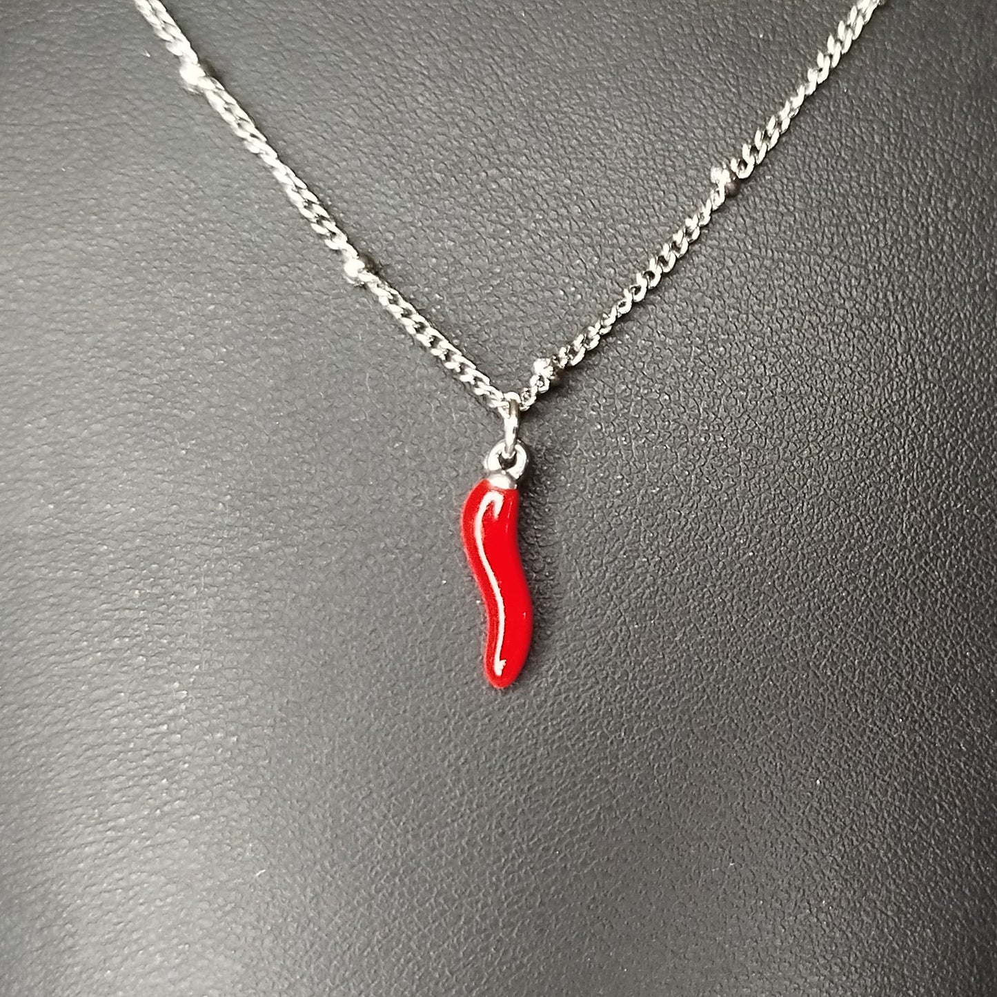 Minimalistisk Chili Halskæde